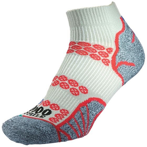 1000 Mile Lite Anklet Repreve Double Layer Sokker - Sølv/Rød