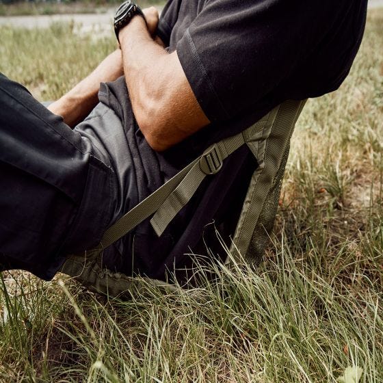Brandit Fodbar siddemåtte - Dark Camo